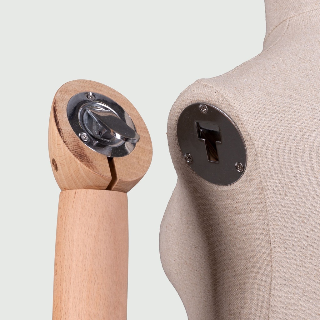 BINK - Maniquí mujer vintage, brazos de madera, cubierta de tela, postura de pie 01