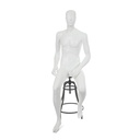 Maniquí hombre cabeza abstracta con máscara extraí