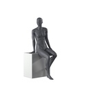Sport dames mannequin, grafiet grijs, gestilleerd hoofd, zittende pose 54