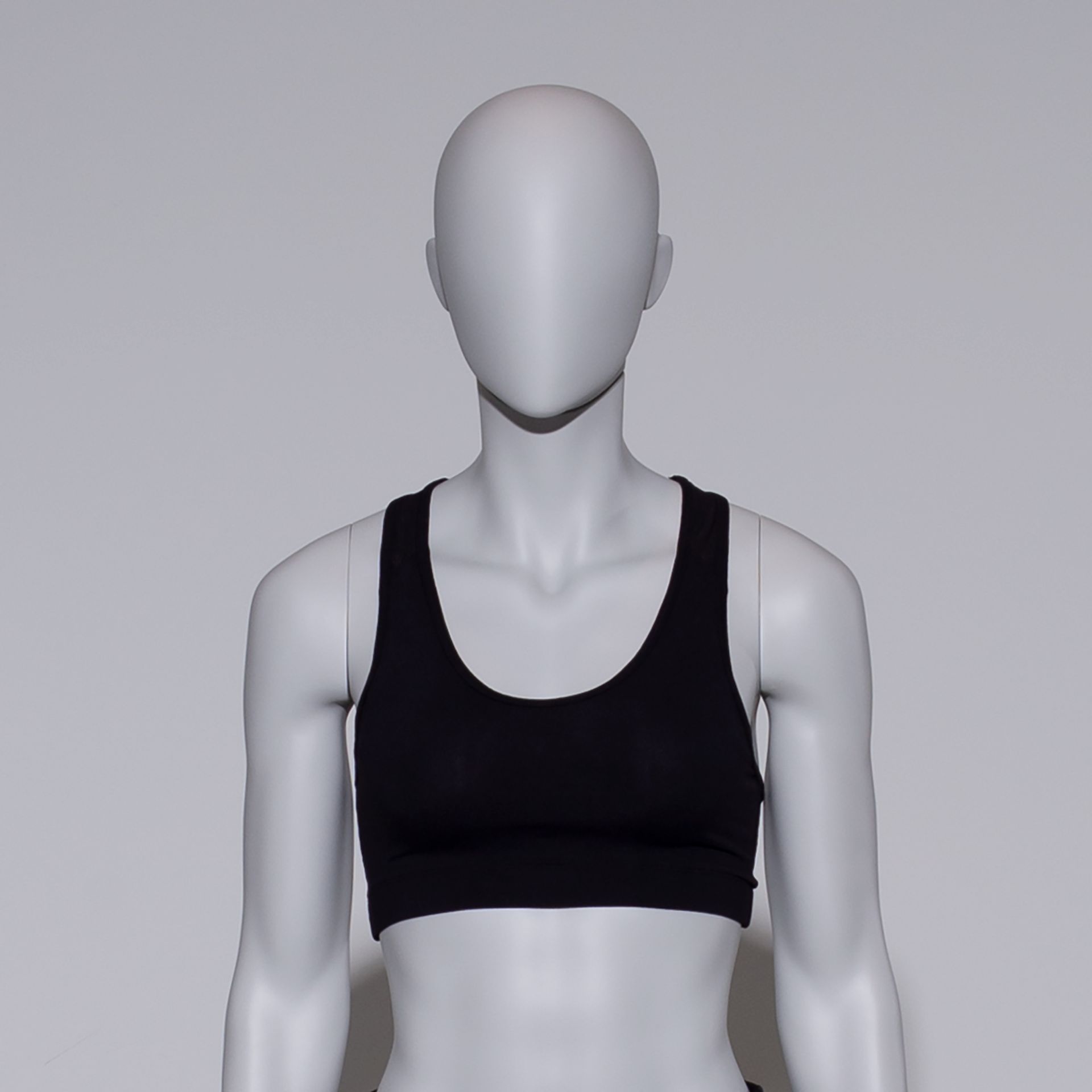BINK - Buste sportif sans jambes, femme, base métallique, pose 251